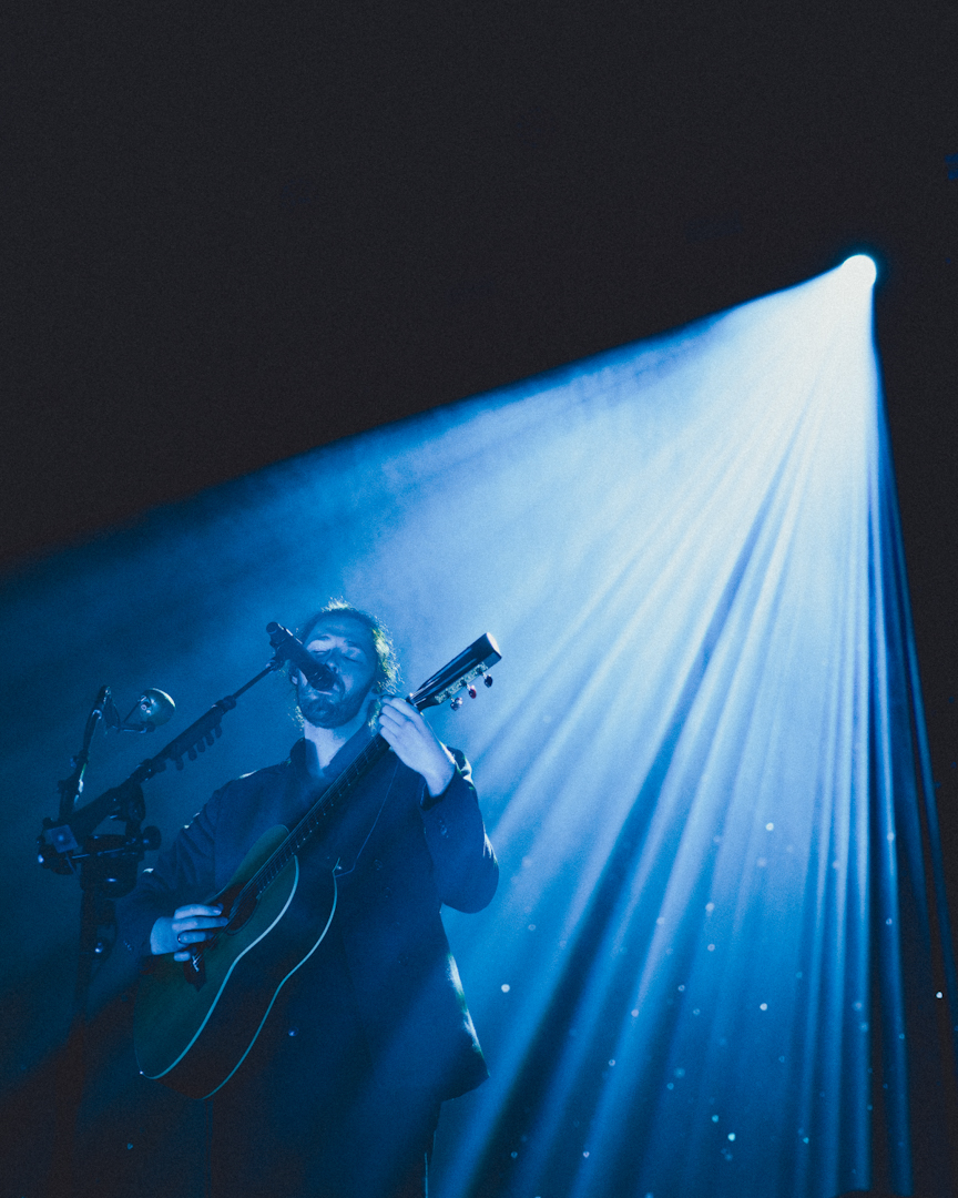 Hozier: Un canto de luz, alma y fuego